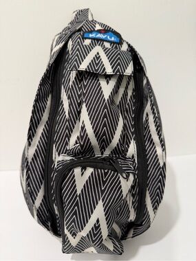 Kavu Mini Rope Sling Black White Zig Zag - 2 Side Pockets + Front Cell Pockets